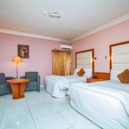 Denis Hotel Abuja Mobushipe Eksteriør bilde