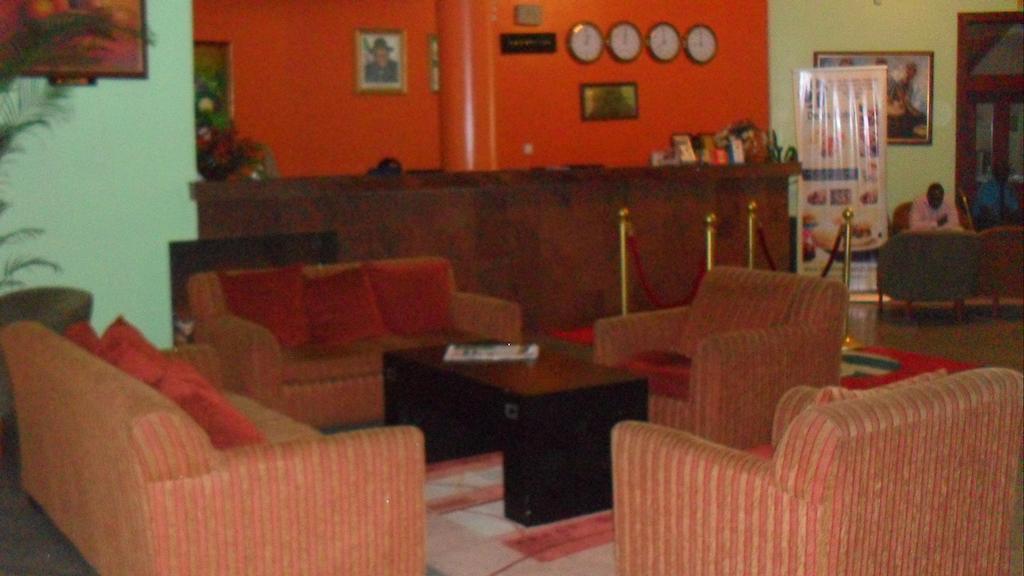 Denis Hotel Abuja Mobushipe Eksteriør bilde