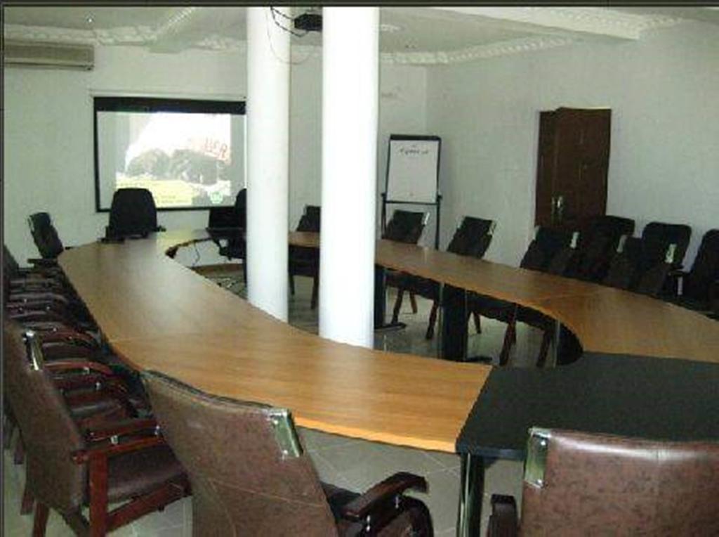 Denis Hotel Abuja Mobushipe Eksteriør bilde