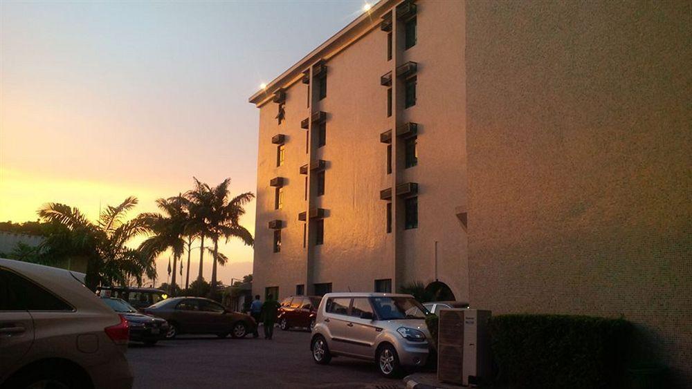 Denis Hotel Abuja Mobushipe Eksteriør bilde