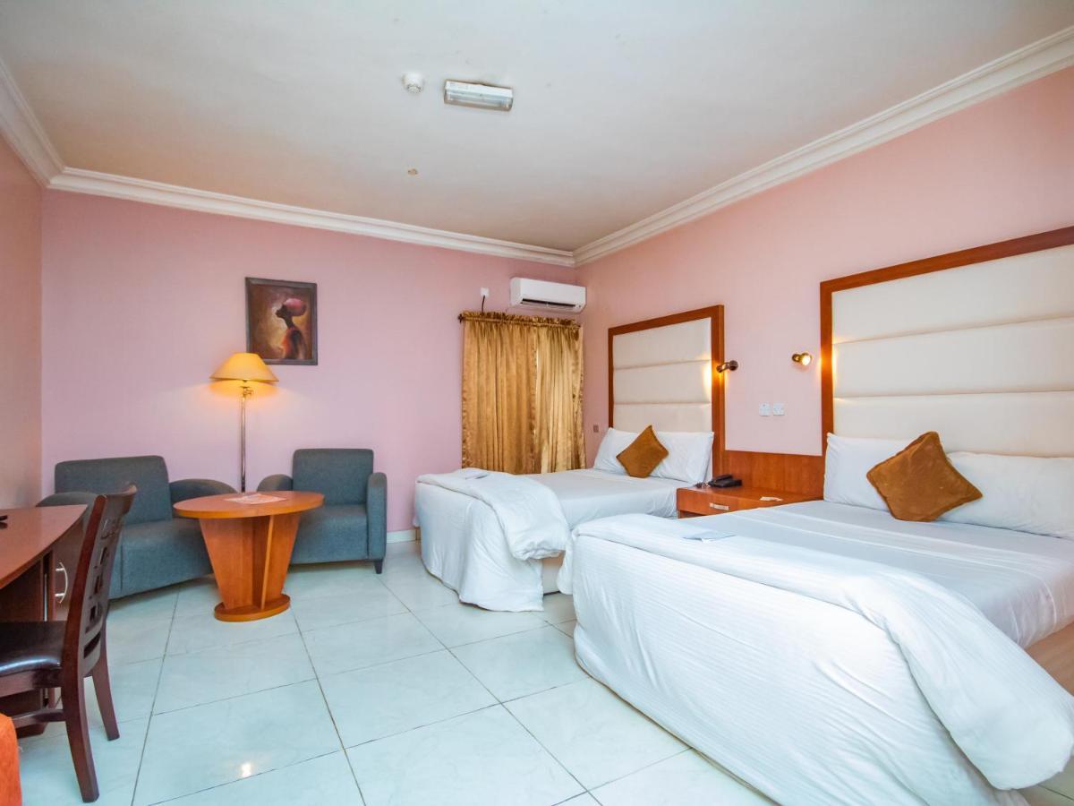 Denis Hotel Abuja Mobushipe Eksteriør bilde